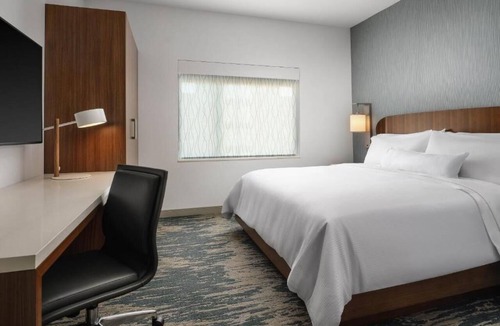 Anaheim Resort Hotel | Full Kitchen Suites - Family-Friendly Rentals, steps to Disneyland