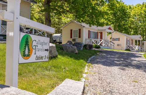 Hulls Cove Cabin | Gallagher`s Travels Cabin Six (King)