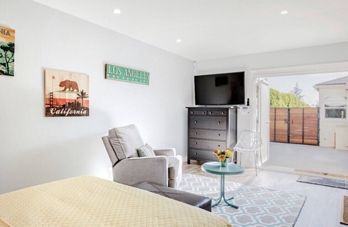 Westchester House | Gorgeous guesthouse in quiet neighborhood with private entrance, yard + parking!