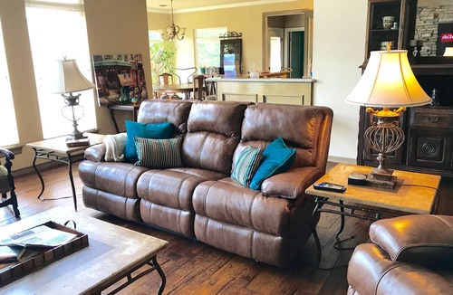 Pawhuska House | Gorgeous Home In Upscale Neighborhood - Room For The Whole Family 4 bedrooms!