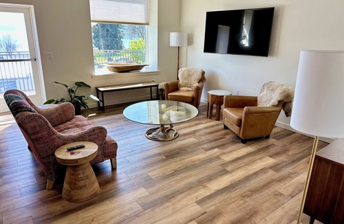 Lakeport Apartment | Gorgeous Lakeview Apartment in Heart of Town