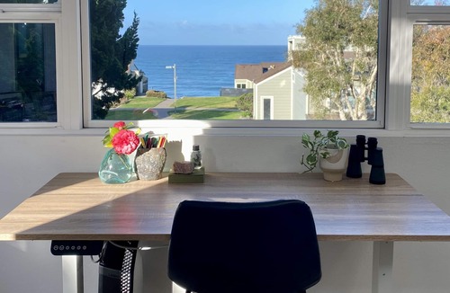 Encinitas House | Gorgeous Oceanview Home! Steps to Beach, Pool & Pickleball