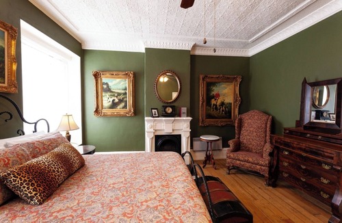 Cimarron Hotel | Governors Room - Historic Hotel Room