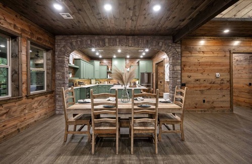 Hochatown Cabin | Grand Adventure|Sleeps 30|HotTub|PlaysetOutdoor Ki