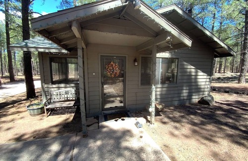 Parks Cabin | Grand Canyon Cottage/Cabin-Historic Wrigley Ranch-Horseback Ride/Target Shoot!