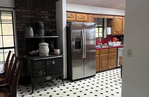 Hatfield House | Granny & Pap’s place, 3 bedroom retreat in the heart of the Ouachita mountains