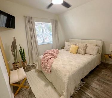 Cottonwood-Verde Village Ski Chalet | Grape Escape near Winerys, Sedona, Cottonwood, and Jerome