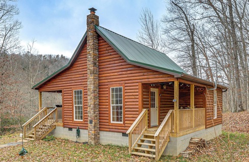 Marlinton Cabin | Greenbrier River On-Site! Modern-Rustic Log Cabin