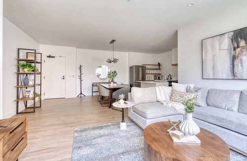 Humboldt Apartment | Group-Ready Luxury 6BR - Private Floor - Sleeps 12