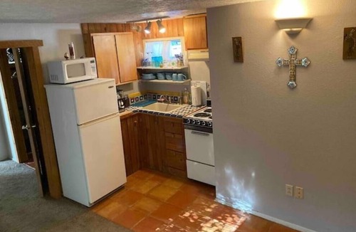 Alamedan Valley Apartment | Guadalupe Casita. 2.2 miles to Balloon park. Great views! Lovely Hot Tub.