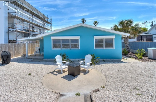Bay Esplanade House | Gulf Breeze - Stunning 4BR beachfront home on North Clearwater Beach, perfect for family getaways.