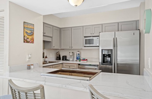 Indian Bayou Condo | Gulf Terrace, Destin, Beautifully decorated . 5 Min. to Big Kahuna