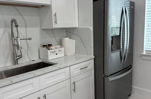Pinecrest West Park House | Hale Haven - Luxury Stay in the Heart of Tampa!