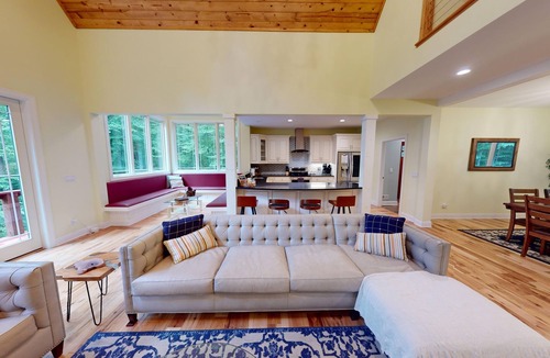 Victor Cabin | Harmony House Luxury Cabin with National Park Access