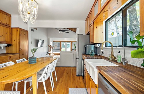 Clarksville House | Haven de Luz: A Tranquil Retreat ~ Pool|Spa|Sauna