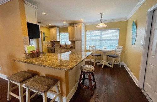 Clearwater House | Heated Pool! 2 Master Suites- 5 miles to Clearwater Beach!