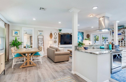 Tampa Shores House | Heated pool on water, 3-bedroom house in beautiful Tampa