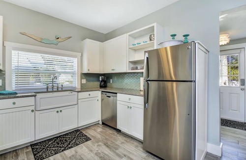 Clearwater Beach Cottage | HGTV Worthy! 1BR/1BA Coastal Boutique Cottage. Sleeps 4. Steps to the Beach!