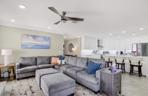 University House | Hideaway Haven Getaway-W/Patio, Lounge Deck & Grill