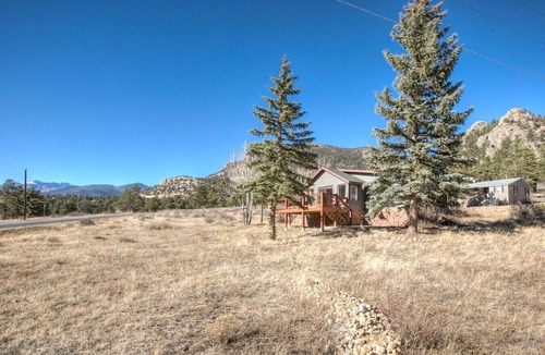 Estes Park Cabin | High Drive- So Close to the RMNP Entrance less than 5 Minute Drive