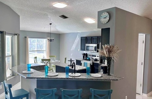 Providence Lakes House | High Tide Getaway/Spacious 4 bed house in Brandon with pool and hot tub/Fits 12