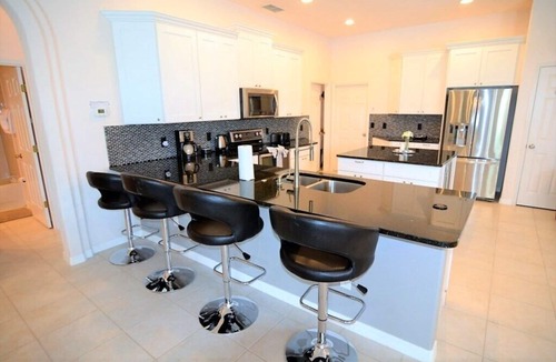 Legacy Park Villa | Highly upgraded pool-spa villa for up to 10 guests - 15 min from Disney