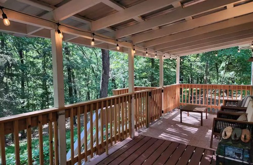 Rogers Cottage | Hilltop Haven - Cozy and Private 3-bedroom Cottage close to Downtown Rogers