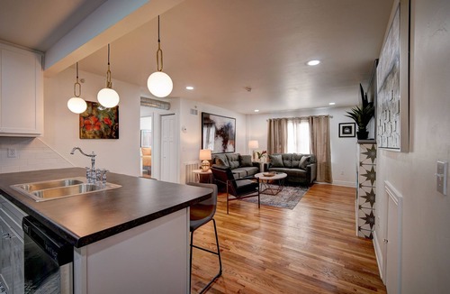Woodward Apartment | Historic 6 Unit Fully Furnished/All Inclusive Apartment Building