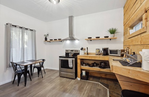 White Salmon Other | Historic farmhouse in the heart of downtown White Salmon!