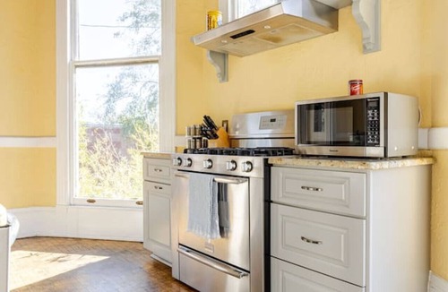 Historic Downtown Savannah House | Historic mansion, 2 blocks to Forsyth Park