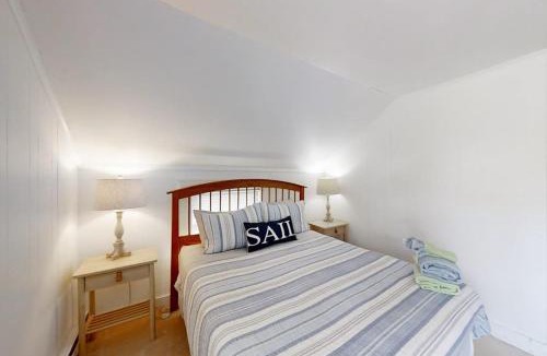 West Boothbay Harbor House | Historical New England home, outdoor shower , Dog-friendly