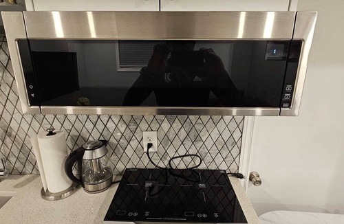 Panorama Hills Apartment | Home, away from home - 15min to Airport.