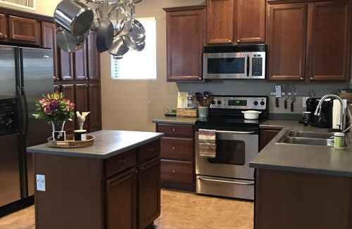 Tramonto House | Home in the North Phoenix desert hills Great for families and multiple couples.