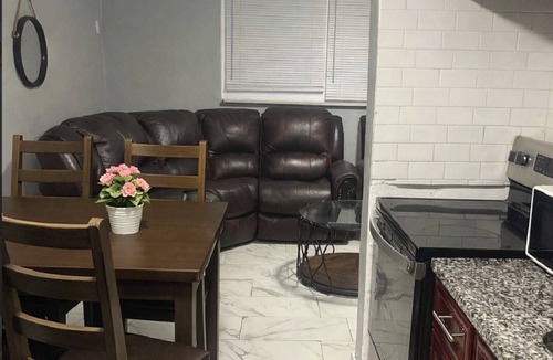 University Apartment | Hometel University North 2-bedroom apartment in vibrant Tampa
