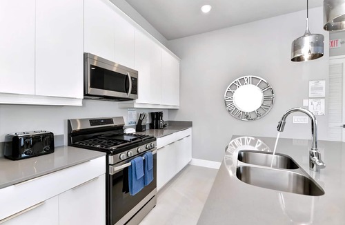 Reunion Hotel | Homey Condo Hideaway near Disney with Resort & Waterpark Access - B44-141