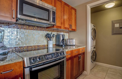 Honokowai Condo | Honua Kai | Partial Ocean View 2 BR Sleeps 6 | Car Incl. w/6+ Nights | HKK-926 by KBM