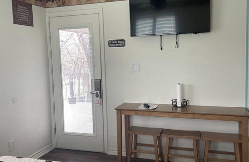 Canyon Lake Cabin | Horseshoe Riverside Lodge