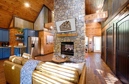 Ringold Cabin | Hot tub, fireplaces, perfect for romantic honeymoons and anniversaries, private
