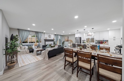 La Presa House | Hot Tub, King Bed, Garage, Gated Yard, Ranch-Style