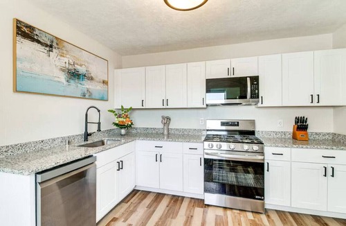 Albuquerque House | Hot Tub, Pool Table, Fire Pit | 4BR Near Old Town