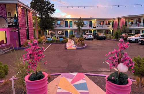 Nob Hill Hotel | Hotel Zazz