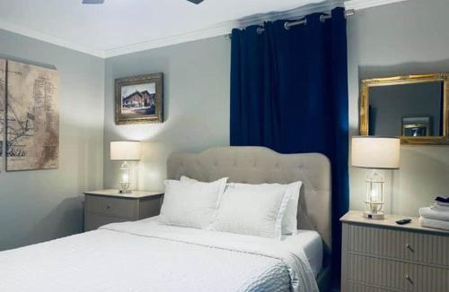 Dixon Park House | Hourglass Inn Unit A First Floor