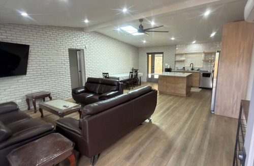 Bostonia House | House in El Cajon with AC + 75 inch TV for relaxing stays