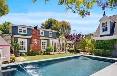 Cardiff-by-the-Sea House | HUGE HOUSE/POOL/HOT TUB! WALKING DISTANCE TO SWAMMI'S BEACH AND DOWNTOWN