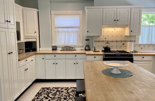 Bar Harbor House | In-town Bar Harbor; walk everywhere, off street parking, and close to Shore Path