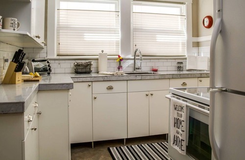 Irvington Condo | Incredibly Located Urban Retreat, Close to Shopping, Restaurants, and Groceries, Walk to Everything