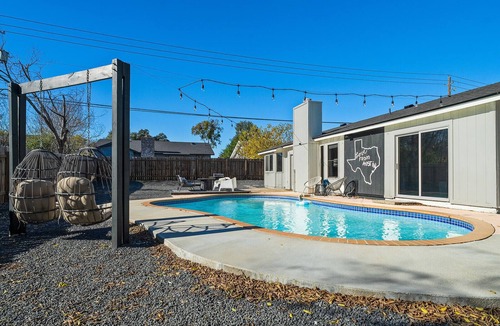 Scofield Farms House | Insta-worthy Bachelorette Pool Party near Domain