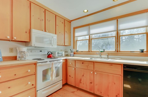 Salsbury Cove House | Inviting cottage w/screened porch, Ocean views, access to beach, wifi and more