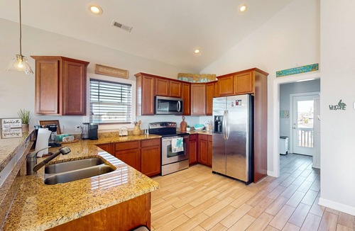 North Topsail Beach House | Island Dreams 4BR Retreat: Short walk to Beach with ocean views, pet-friendly