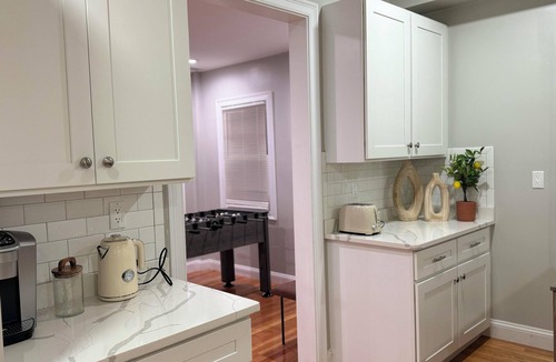 Hyde Square Apartment | Jamaica Plain - 4BR2BA Urban Retreat/Near T